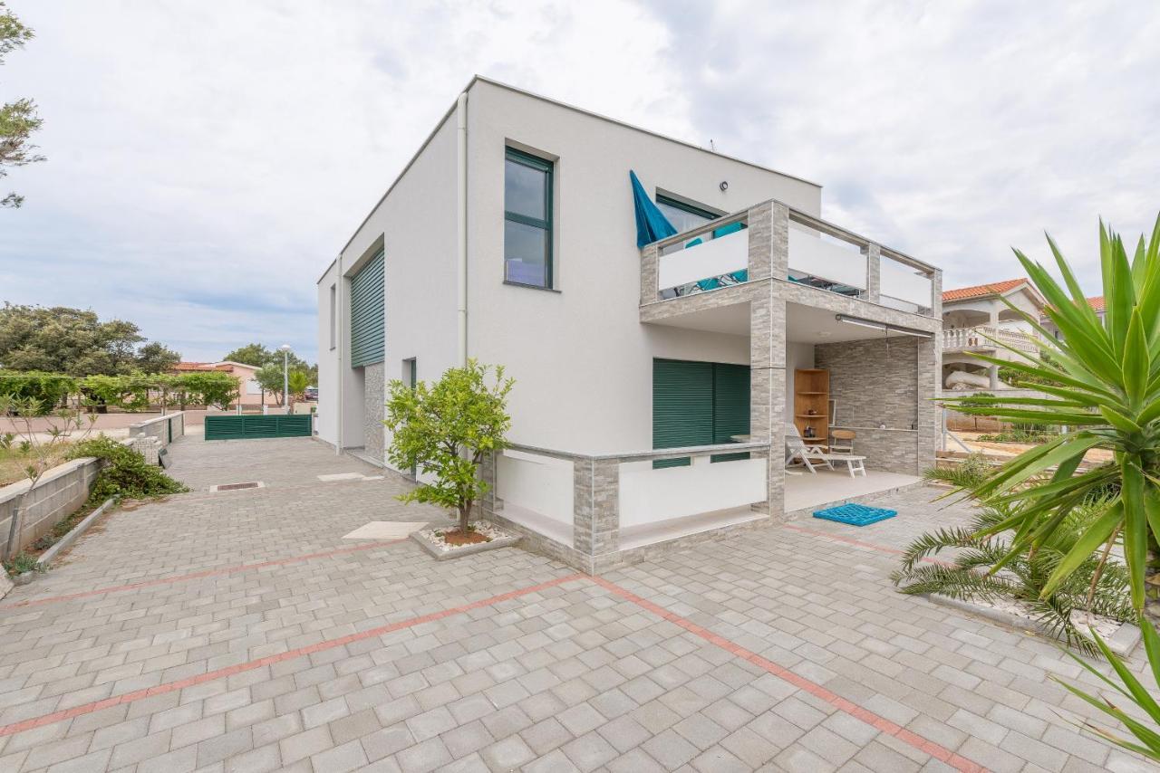 ויר Windrose Apartments מראה חיצוני תמונה