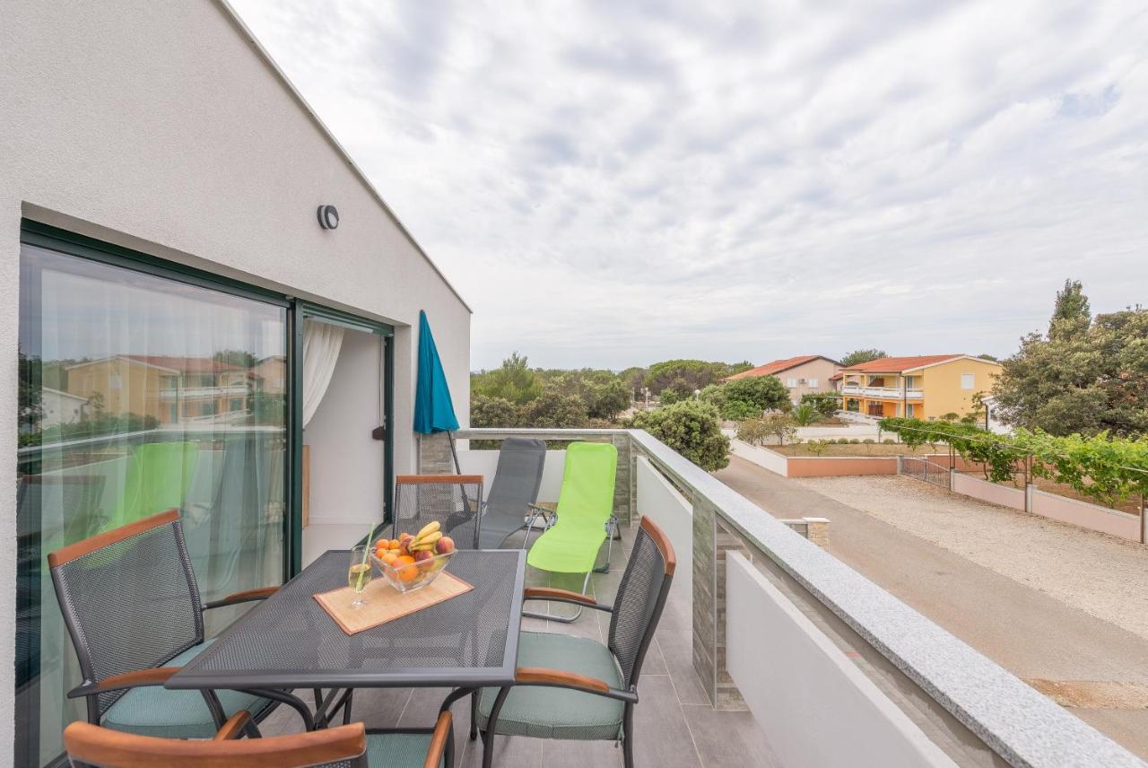 ויר Windrose Apartments מראה חיצוני תמונה